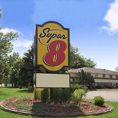 Super 8 By Wyndham Whitewater Wi Hotell Exteriör bild