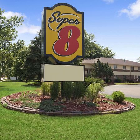 Super 8 By Wyndham Whitewater Wi Hotell Exteriör bild