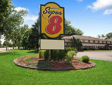 Super 8 By Wyndham Whitewater Wi Hotell Exteriör bild